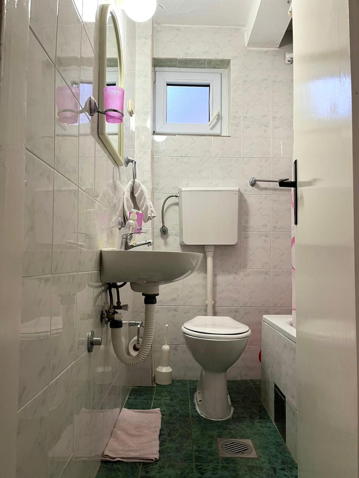 Apartments And Room Mv Petrovac الغرفة الصورة